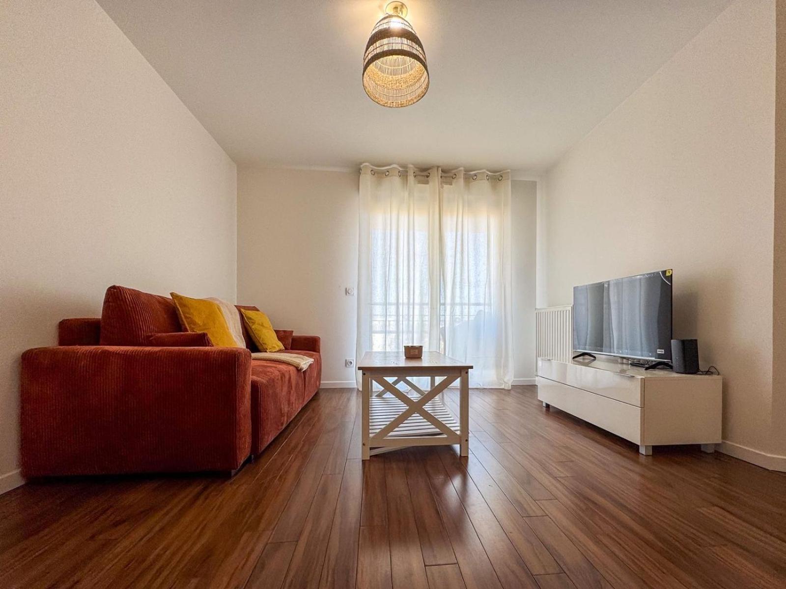 House Novo Appt 15min From Paris Apartment